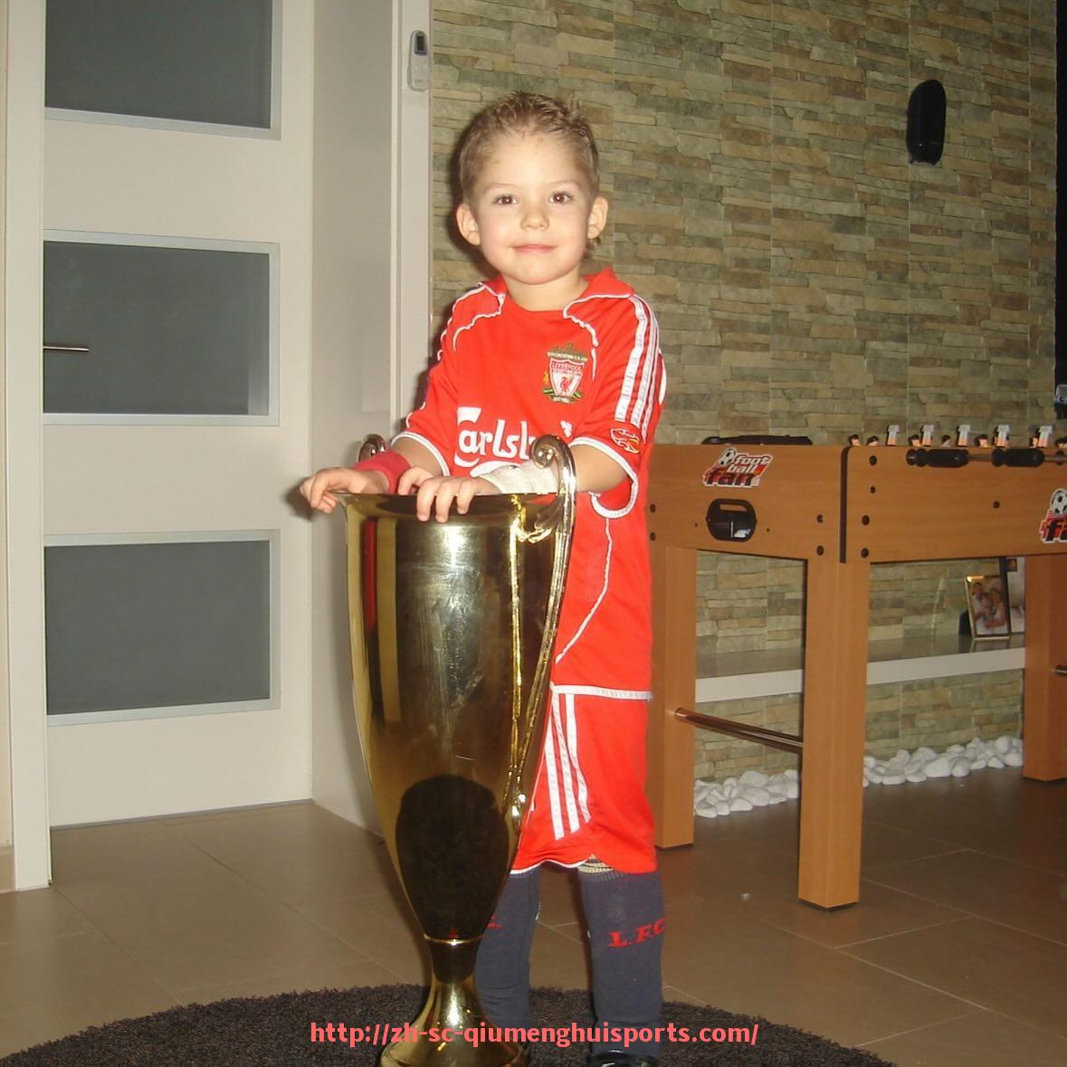 球盟会官网-英超南安普顿足球队现状及联赛表现分析